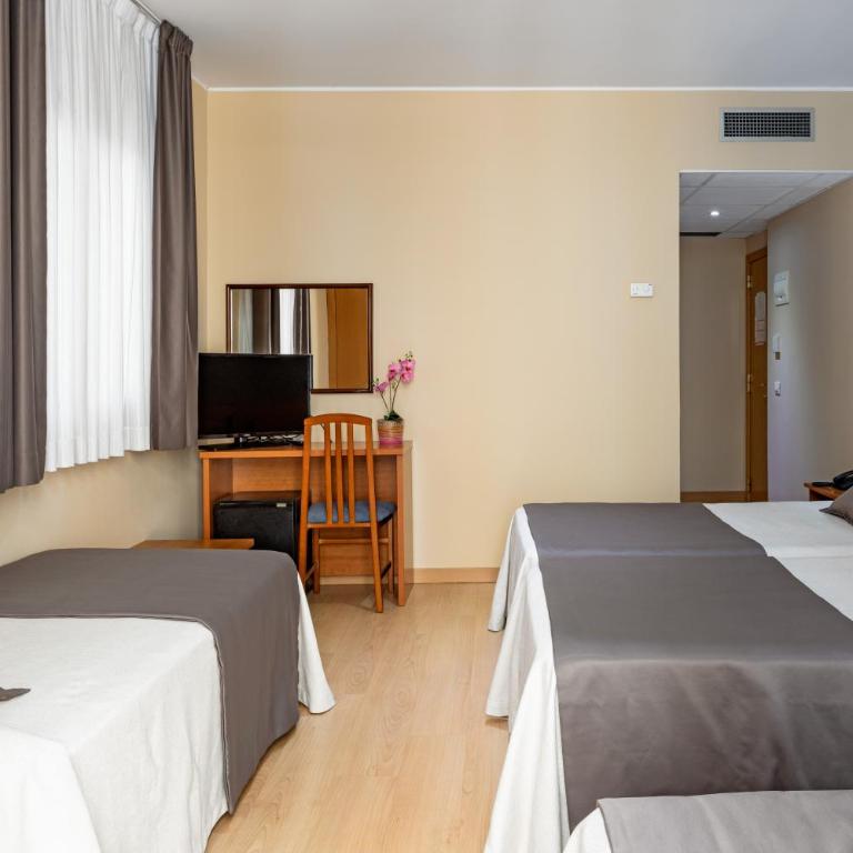 Catalunya - Quadruple Room - 1