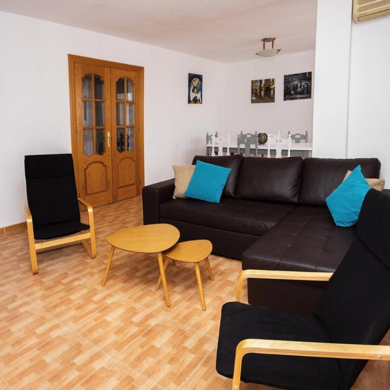 Piso Plaza de las Flores - Two-Bedroom Apartment - 7