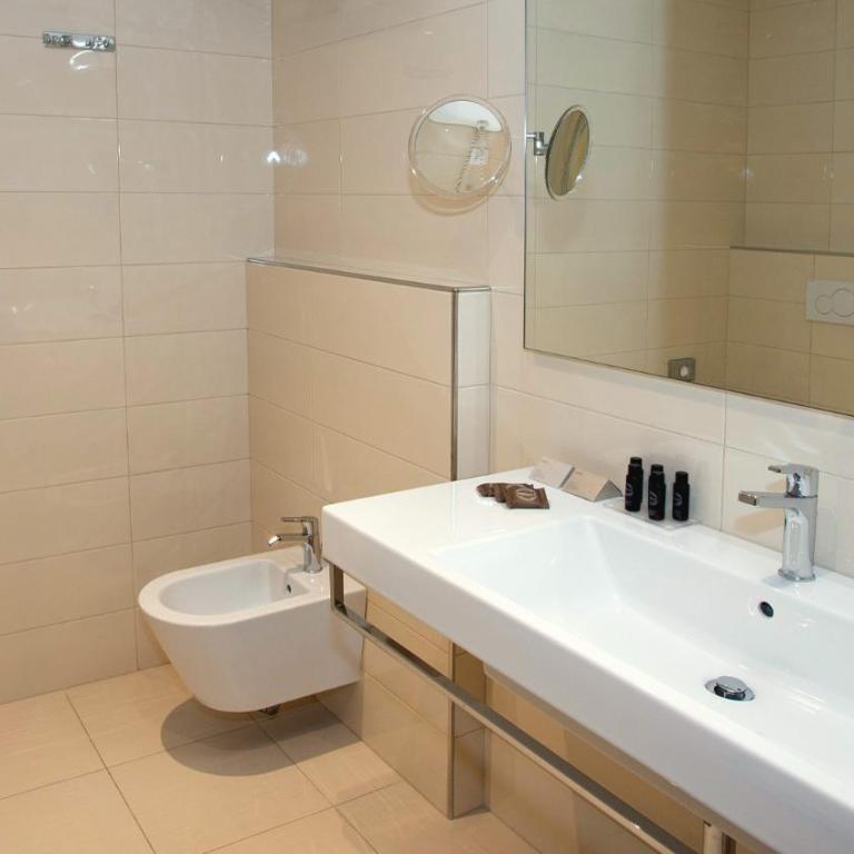 Hotel President - Junior Suite - 1