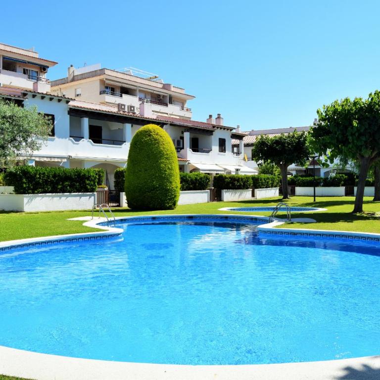 Casa adosada 50m de la playa Calafell . WIFI gratis - Casa de 4 dormitorios - 2