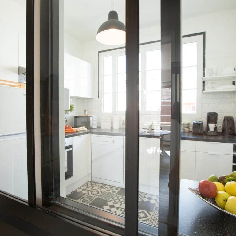 #LIndustrioChampetre Free Parking, Bien Situé, Spacieux, Proche Clinique - Appartement 2 Chambres - 34