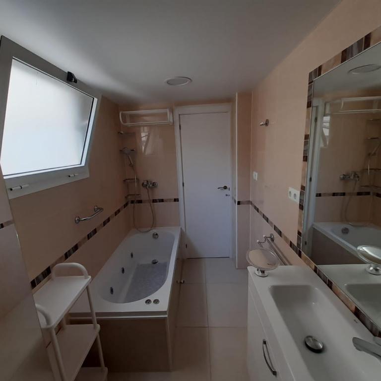 Modern huge appartement, just 100 m from the beach - Apartamento - 9