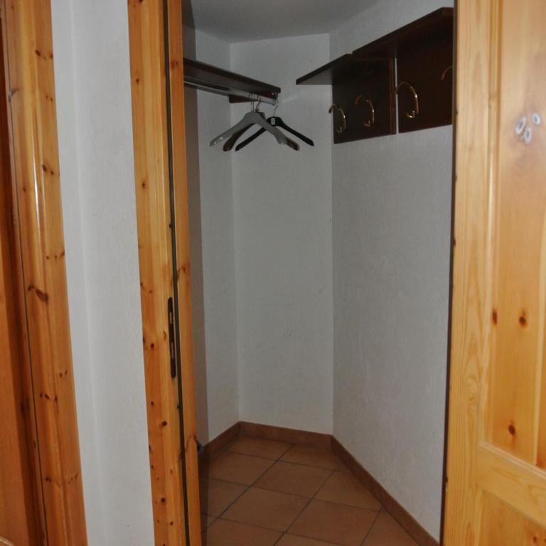 BASE CAMP alpine apartments - Standard One-Bedroom Apartment - Separate Building - 1