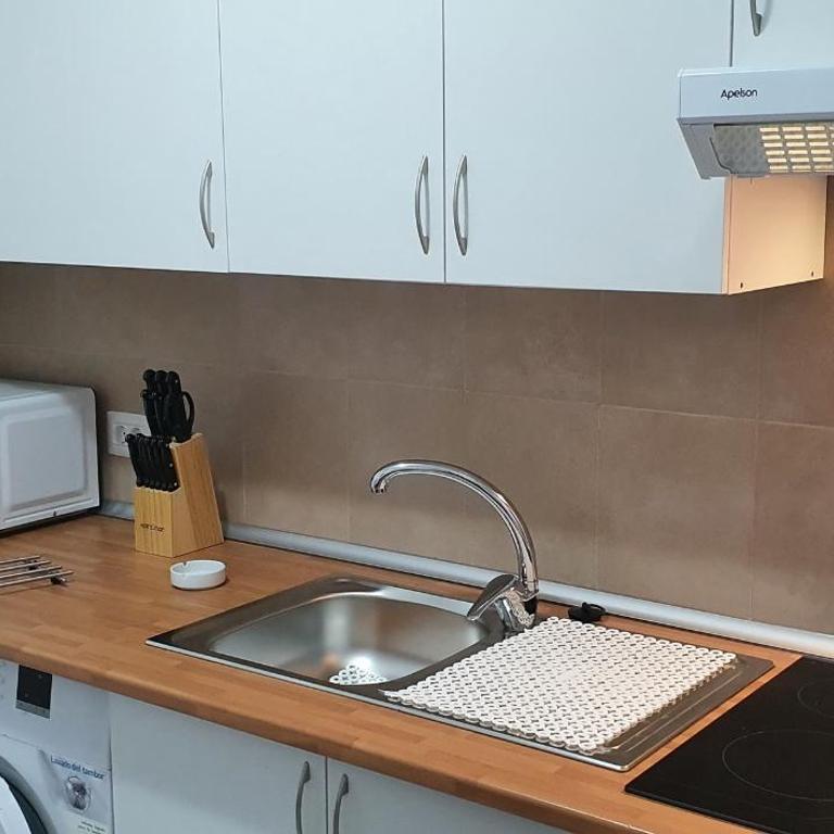 Fabulous 2-bedroom apartment right on the beach of Los Crstianos - Apartamento de 2 dormitorios - 45