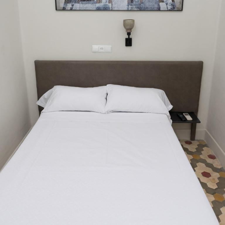 NWT Central Station Valencia - Double Room with Shared Bathroom - 3