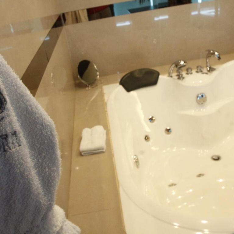 Hotel Ginebra - Suite Grand - 4