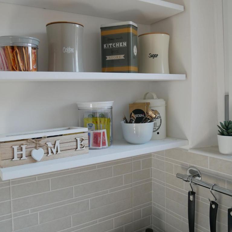 Flat 61 - due minuti dalla Metro! - One-Bedroom Apartment - 8