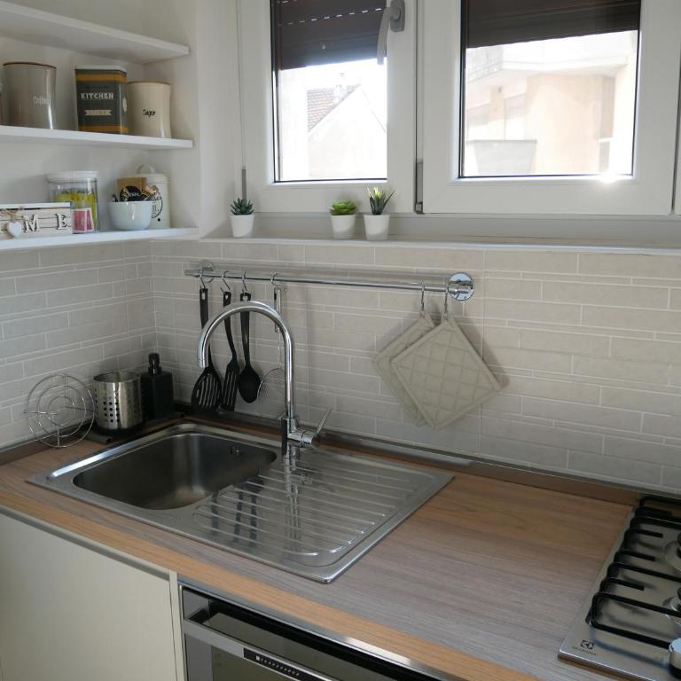 Flat 61 - due minuti dalla Metro! - One-Bedroom Apartment - 7