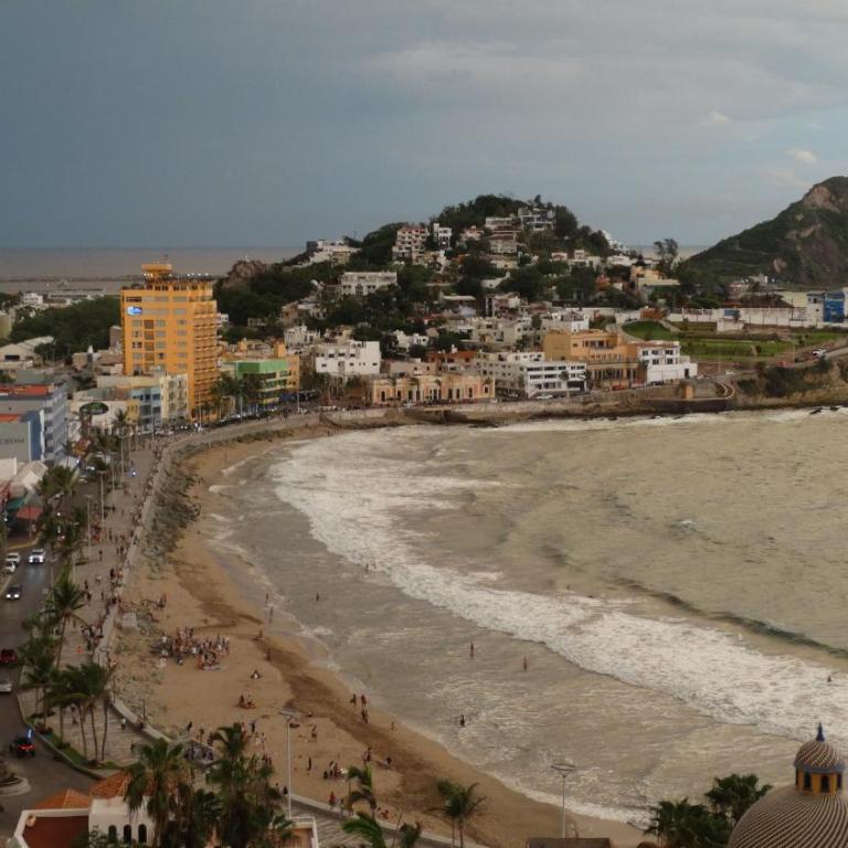 Suite Chiametlan Cerro de la Neveria MZ - Three-Bedroom Apartment - 2