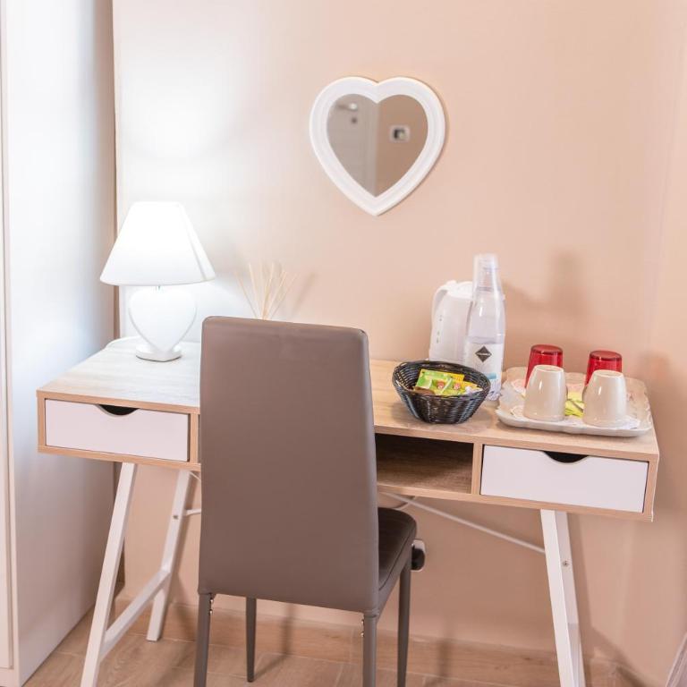 Le Camere di Teo 2 - Camera Familiare con Bagno Privato - 14