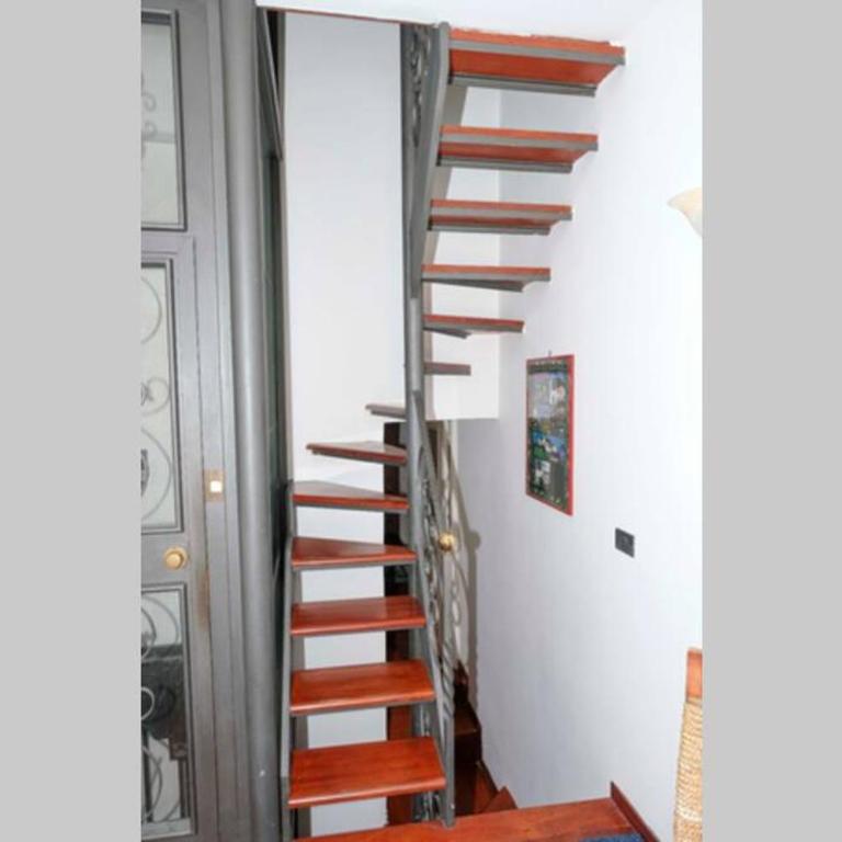 Napoli centro storico Un Passo da San Gennaro - Apartment with Balcony - 21