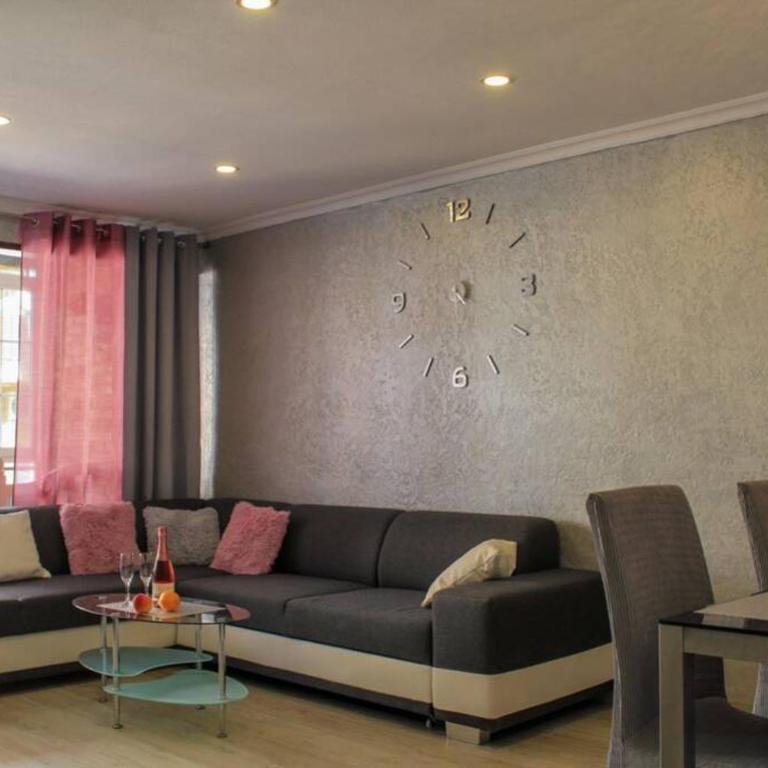 HelenaMar - Three-Bedroom Apartment - 1