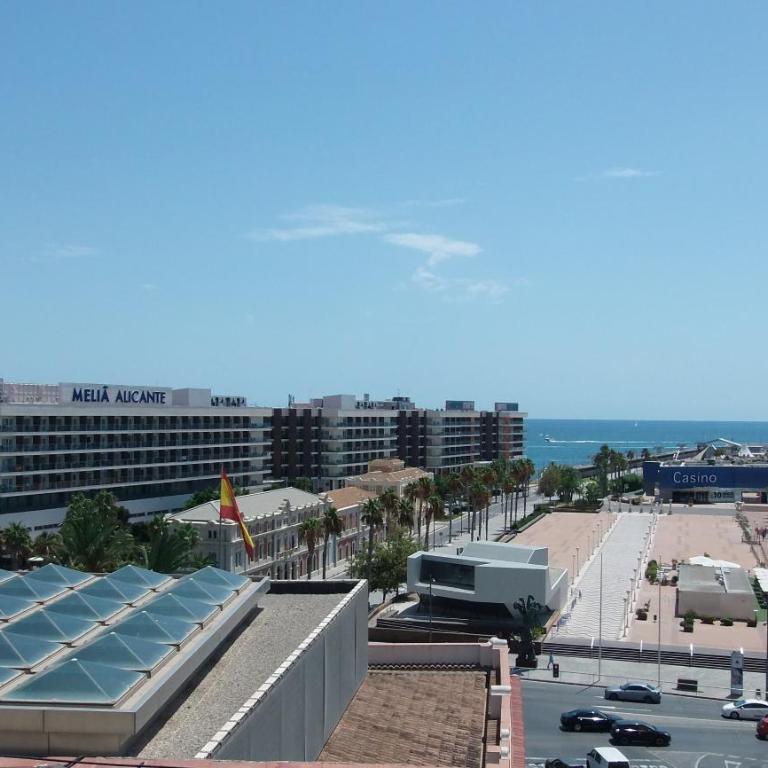 ALOHALACANT II Piso en la Playa y en el Ayuntamiento - Two-Bedroom Apartment - 23