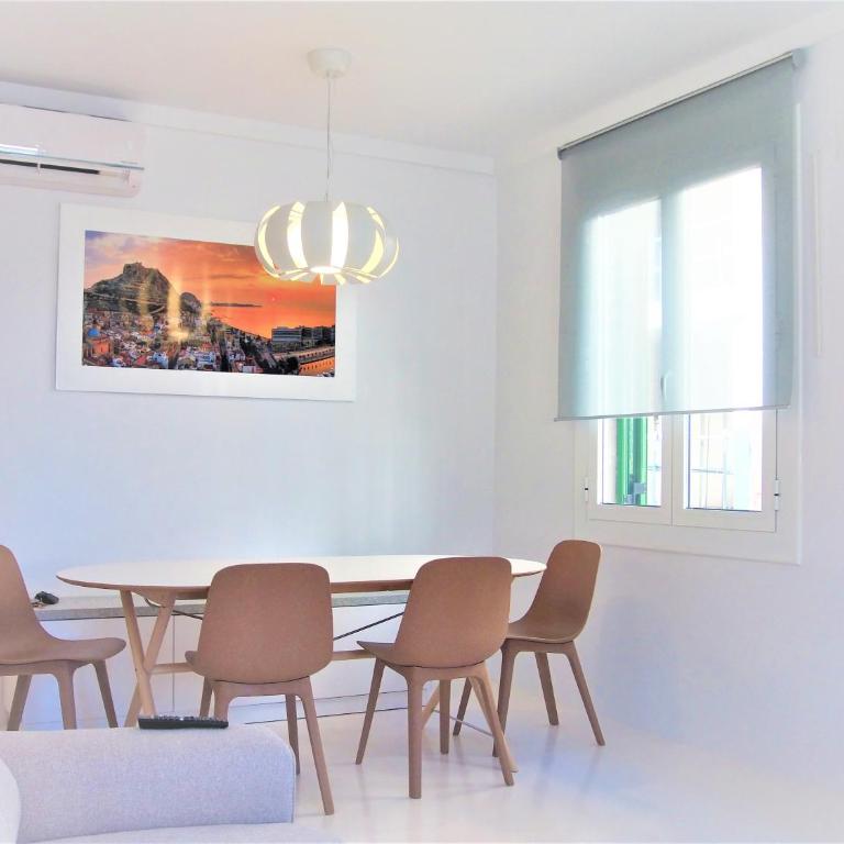 ALOHALACANT II Piso en la Playa y en el Ayuntamiento - Two-Bedroom Apartment - 3