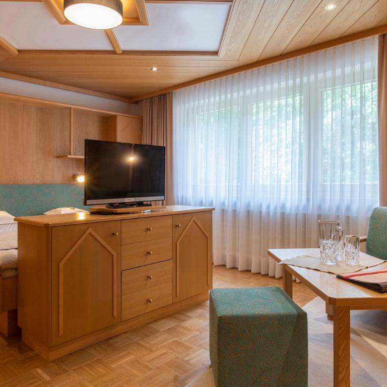 Pension Rudolph - Doppel-/Zweibettzimmer mit Gartenblick - 15