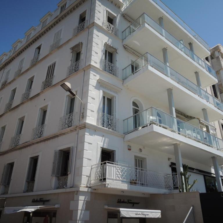 Cannes Croisette - One-Bedroom Apartment - 11