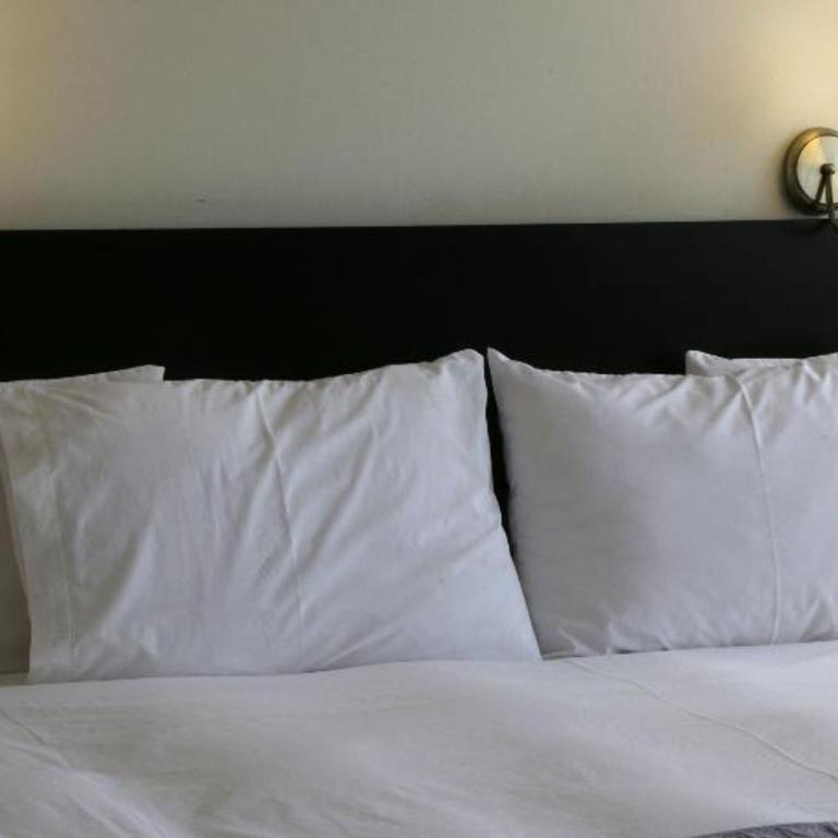 Hotel Plaza Ñuñoa - Habitación Cuádruple con balcón - 1