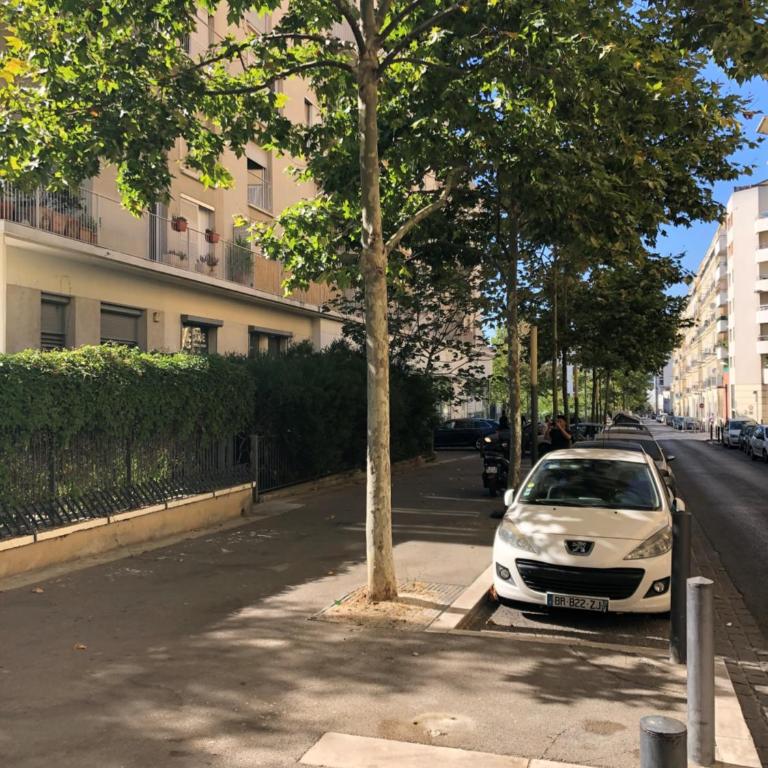 Magnifique Appartement 3 pièces Joliette Marseille PARKING PRIVATIF - Appartement 2 Chambres - 21