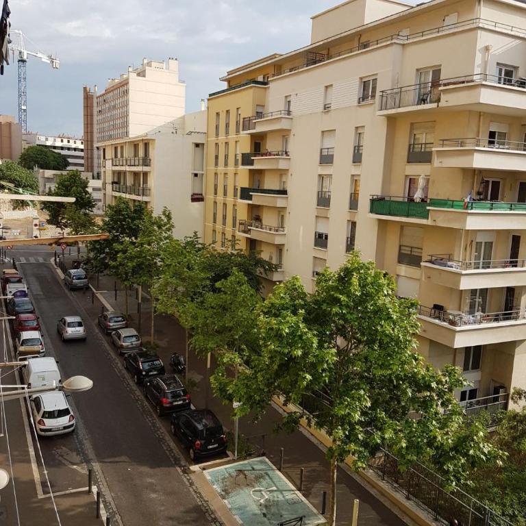 Magnifique Appartement 3 pièces Joliette Marseille PARKING PRIVATIF - Appartement 2 Chambres - 20