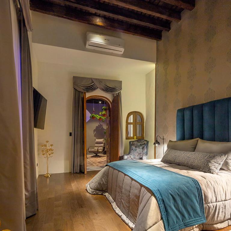 Casa Barroca - Habitación con cama extragrande. - 2