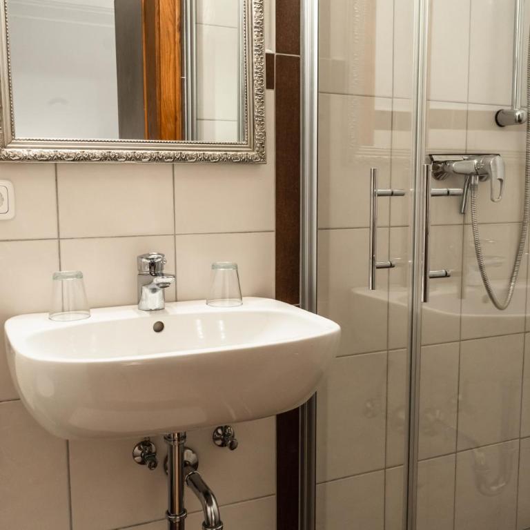 Faustlinghof - Doppelzimmer mit Balkon - 3