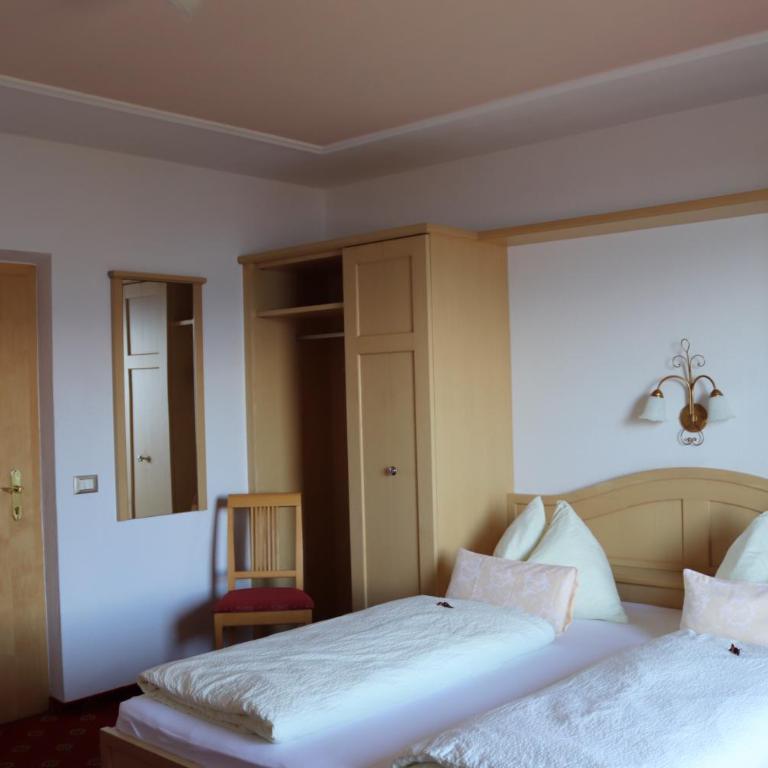 Pension Wiesenrain - Doppelzimmer mit Balkon - 3
