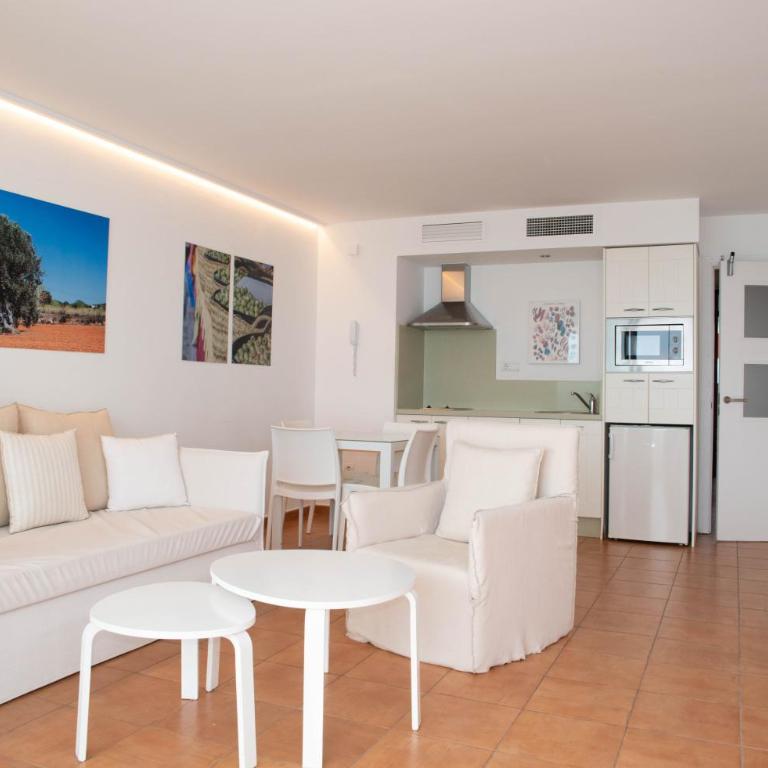 Apartamentos Llobet Ibiza - Apartamento de 1 dormitorio con vistas al jardín - 15