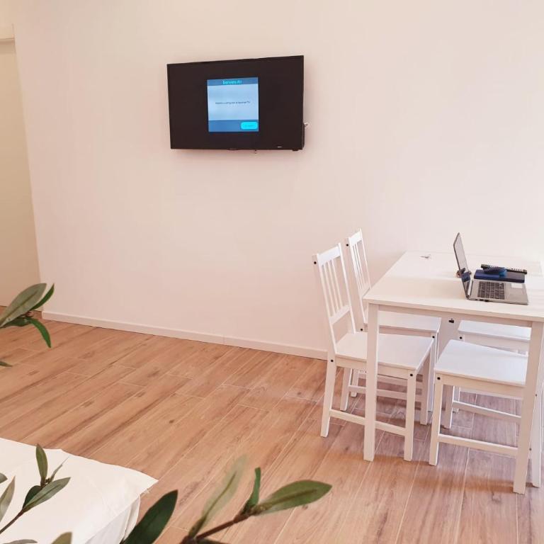 BEACH APARTMENTS MARINA DI RAGUSA - Deluxe Double or Twin Room - 8