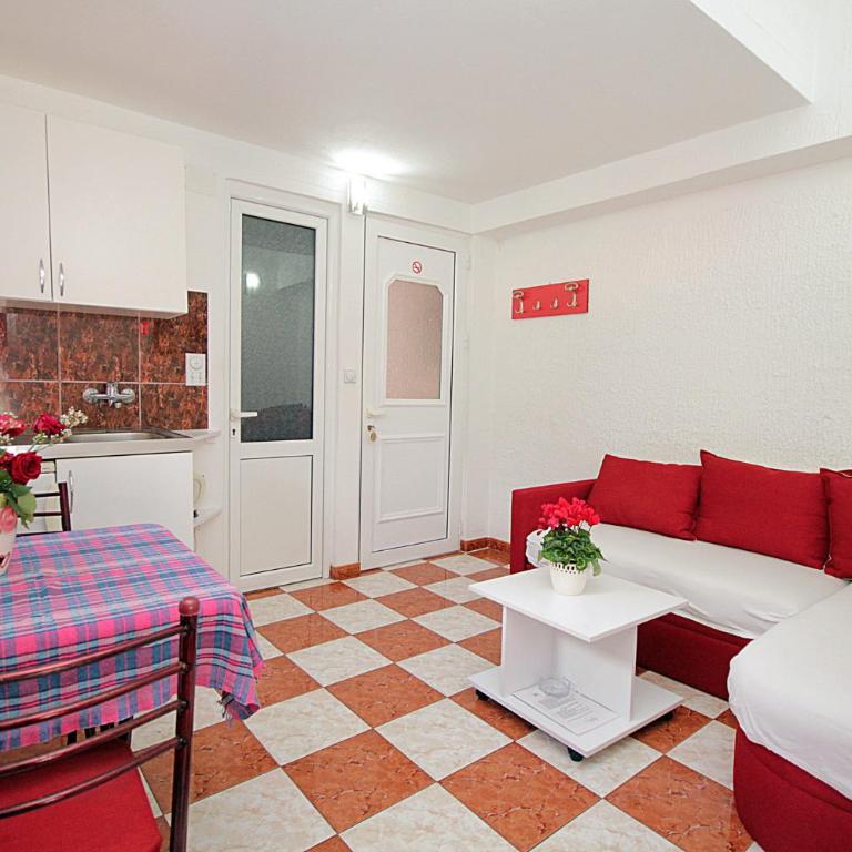 Apartments Kruna Jovanović 2 - Apartman sa 1 Spavaćom Sobom, Balkonom i Pogledom na Planinu - 4