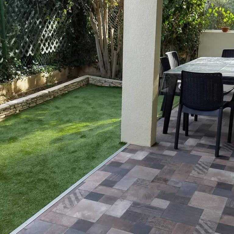 Particulier loue T3 en rez de jardin à 30 mètres de la plage avec un double box - Apartment mit Gartenblick - 27