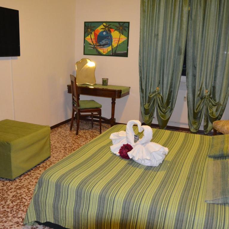 B&B Villa Olmo - Superior King Room - 4