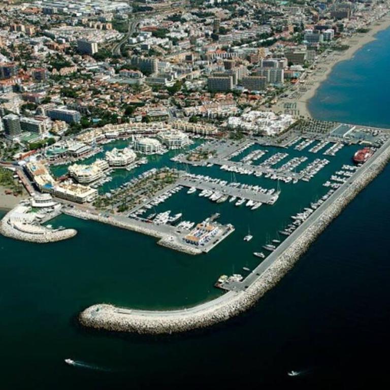 Villa Marina Benalmadena - 5 min walk to the beach, heated pool, spa, 5 bedrooms - Villa con piscina privada - 4