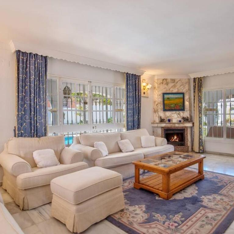 Villa Marina Benalmadena - 5 min walk to the beach, heated pool, spa, 5 bedrooms - Villa con piscina privada - 6