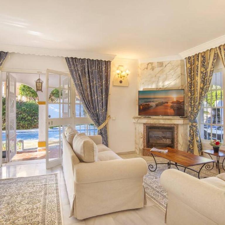 Villa Marina Benalmadena - 5 min walk to the beach, heated pool, spa, 5 bedrooms - Villa con piscina privada - 7