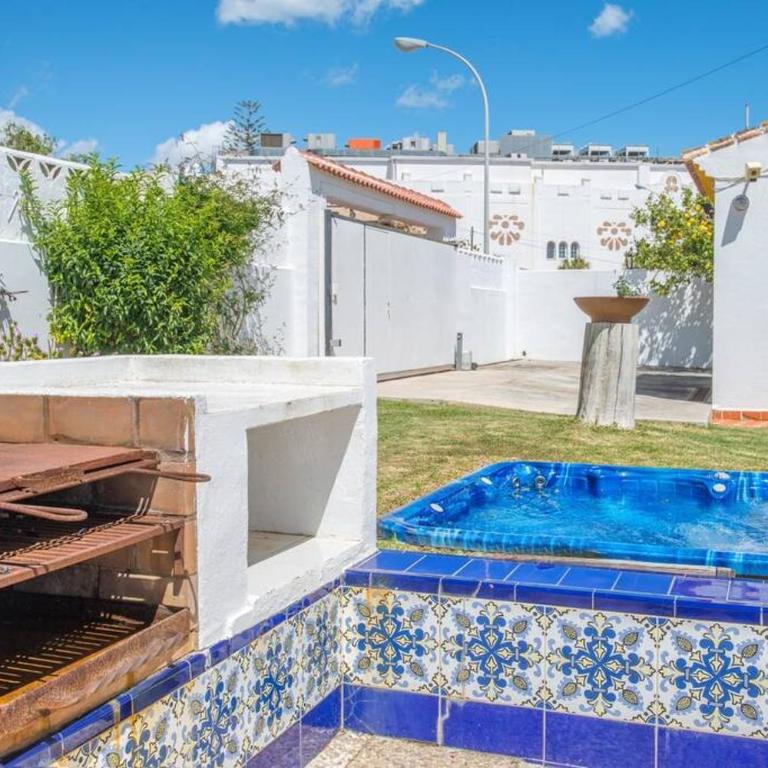 Villa Marina Benalmadena - 5 min walk to the beach, heated pool, spa, 5 bedrooms - Villa con piscina privada - 3