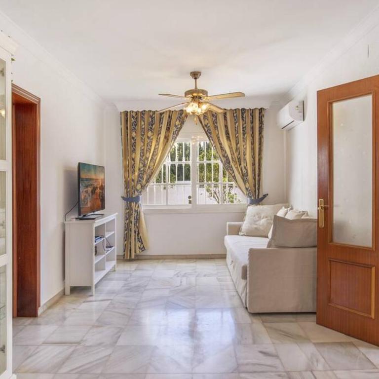Villa Marina Benalmadena - 5 min walk to the beach, heated pool, spa, 5 bedrooms - Villa con piscina privada - 28