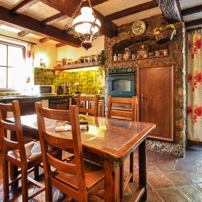 Awesome Home In La Roquette Sur Siagne - Maison de Vacances 3 Chambres - 5