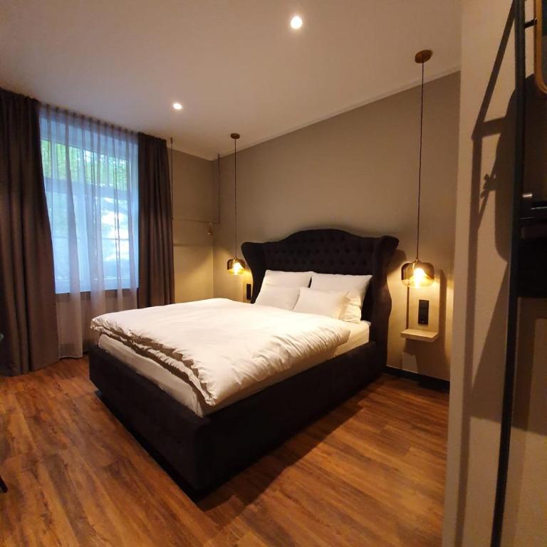 Munich Rooms Hotel - Zimmer mit Queensize-Bett - 10