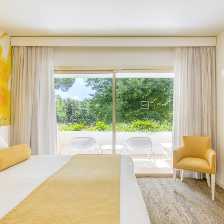 Hotel Restaurant La Vague de Saint Paul - Chambre Double Deluxe avec Balcon et Vue sur le Jardin - 5