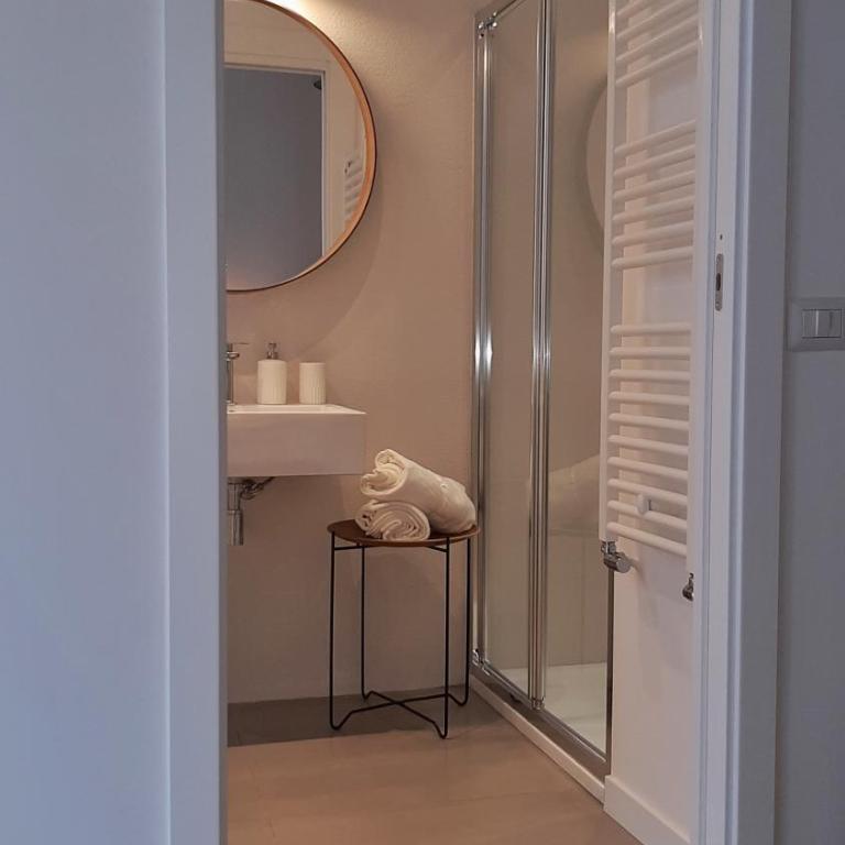 Elicriso Suites - Double Room with Private Bathroom - 8