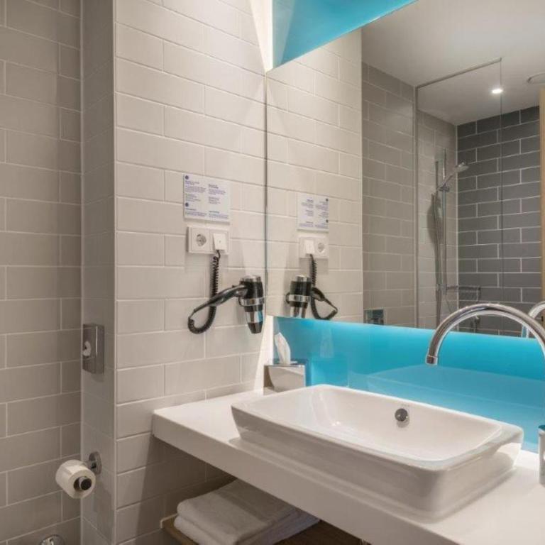 Holiday Inn Express Munich - Olympiapark by IHG - Standard Zimmer mit Queensize-Bett - 2