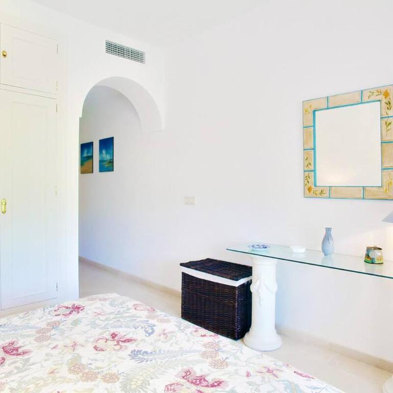 Apartamento entre Marbella y Estepona - Apartamento de 2 dormitorios - 7