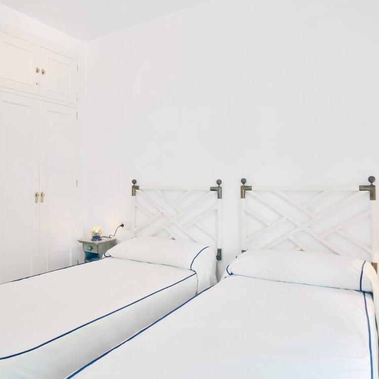 Apartamento entre Marbella y Estepona - Apartamento de 2 dormitorios - 14