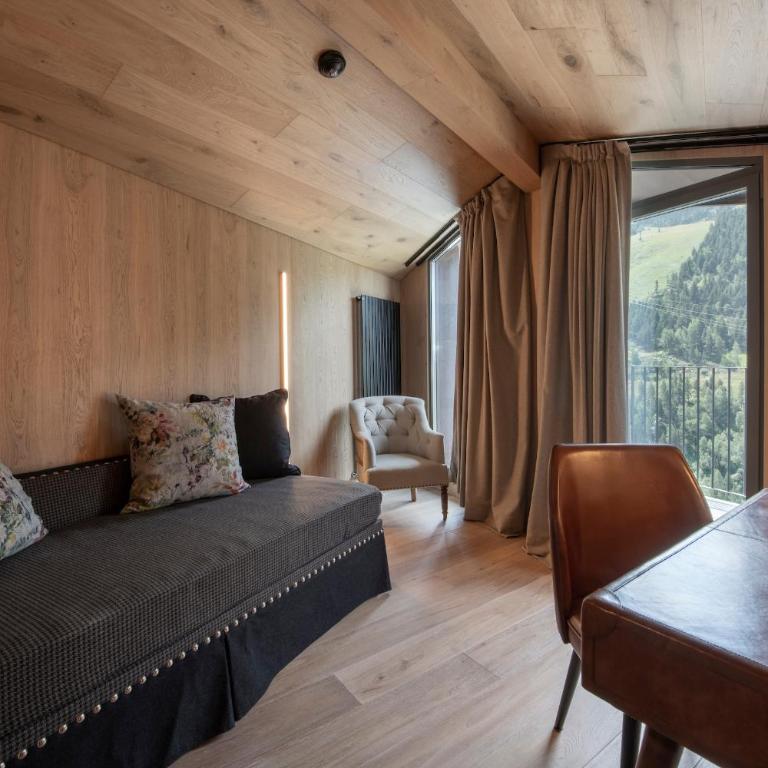Hotel Naudi Boutique Adults only - Suite Superior con cama extragrande - 8