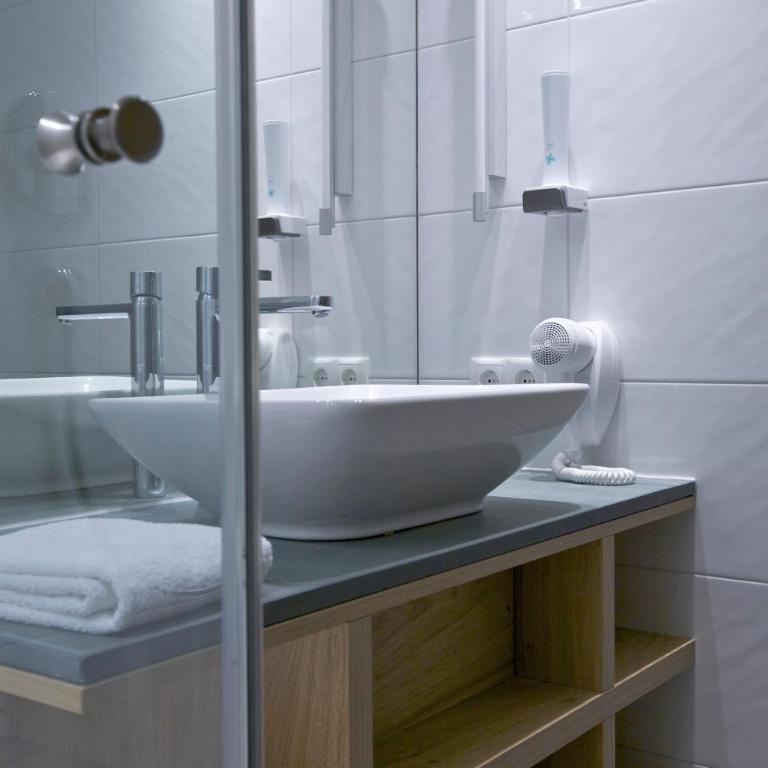 Seevilla Freiberg - Standard Doppelzimmer mit Seeblick - 5