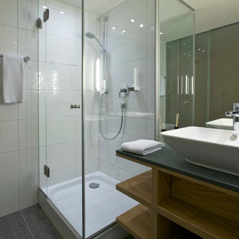 Seevilla Freiberg - Standard Doppelzimmer mit Seeblick - 3