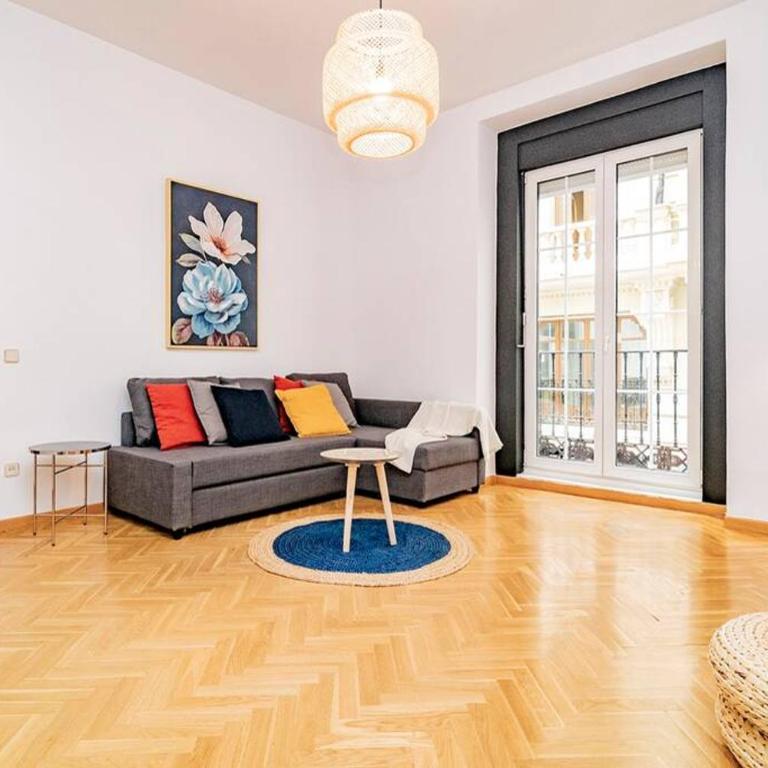 Encantador Apartamento en Chueca junto a Gran Vía, Infantas 1-1 by Batuecas - Apartamento de 1 dormitorio - 1