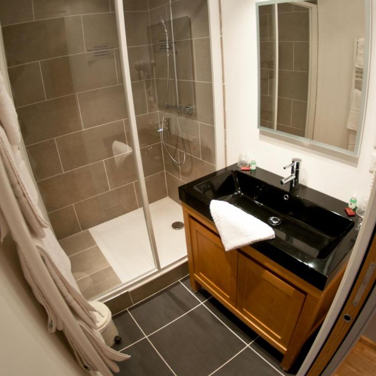 Hotel & Restaurant Les Escondus - Chambre Quadruple - 1