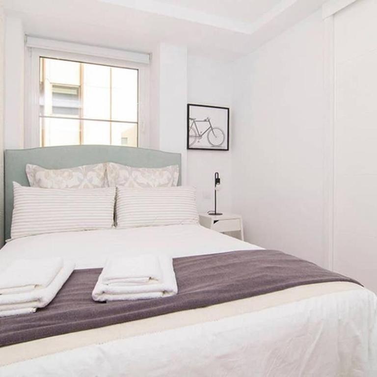 Deslumbrante Apartamento en Plaza España, by Batuecas - Two-Bedroom Apartment - 4