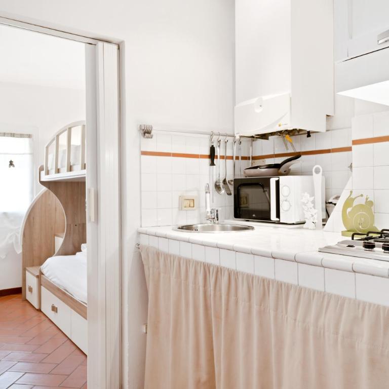 GuestHost - Palazzo Medici Apartments - Two-Bedroom Apartment - 8